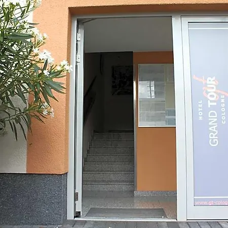 Grand Tour Hotel
