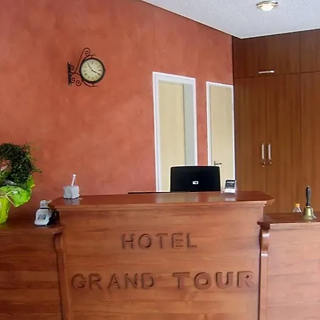 Grand Tour Hotel 2*