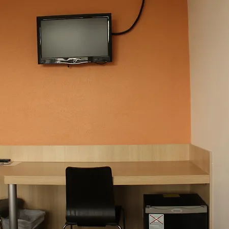 Grand Tour Hotel 2*